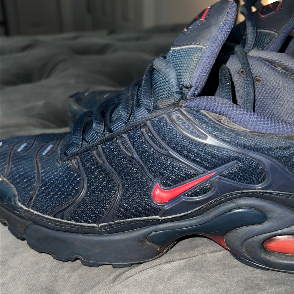Air Max Plus GS 'Midnight Navy Challenge Red' Navy and Red Athletic Sneakers - Picture 8 of 9